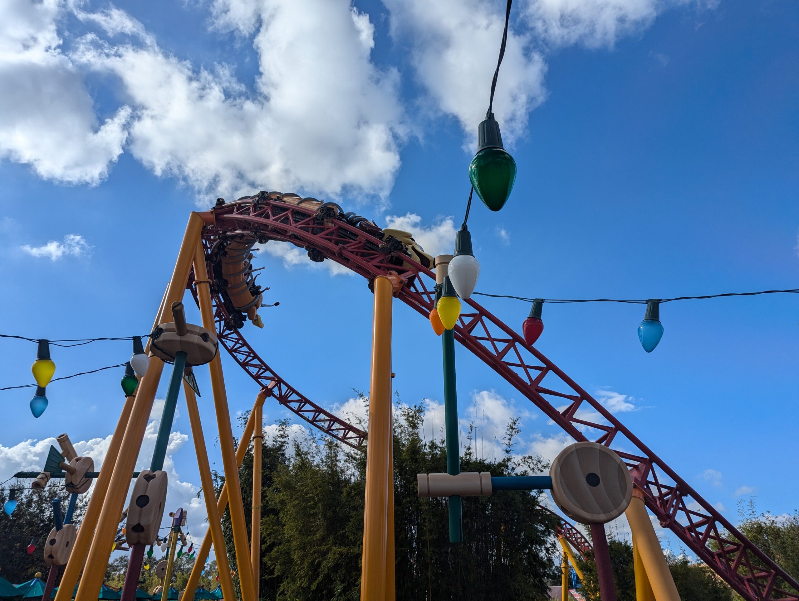 Slinky dog Dash Roller coaster in action