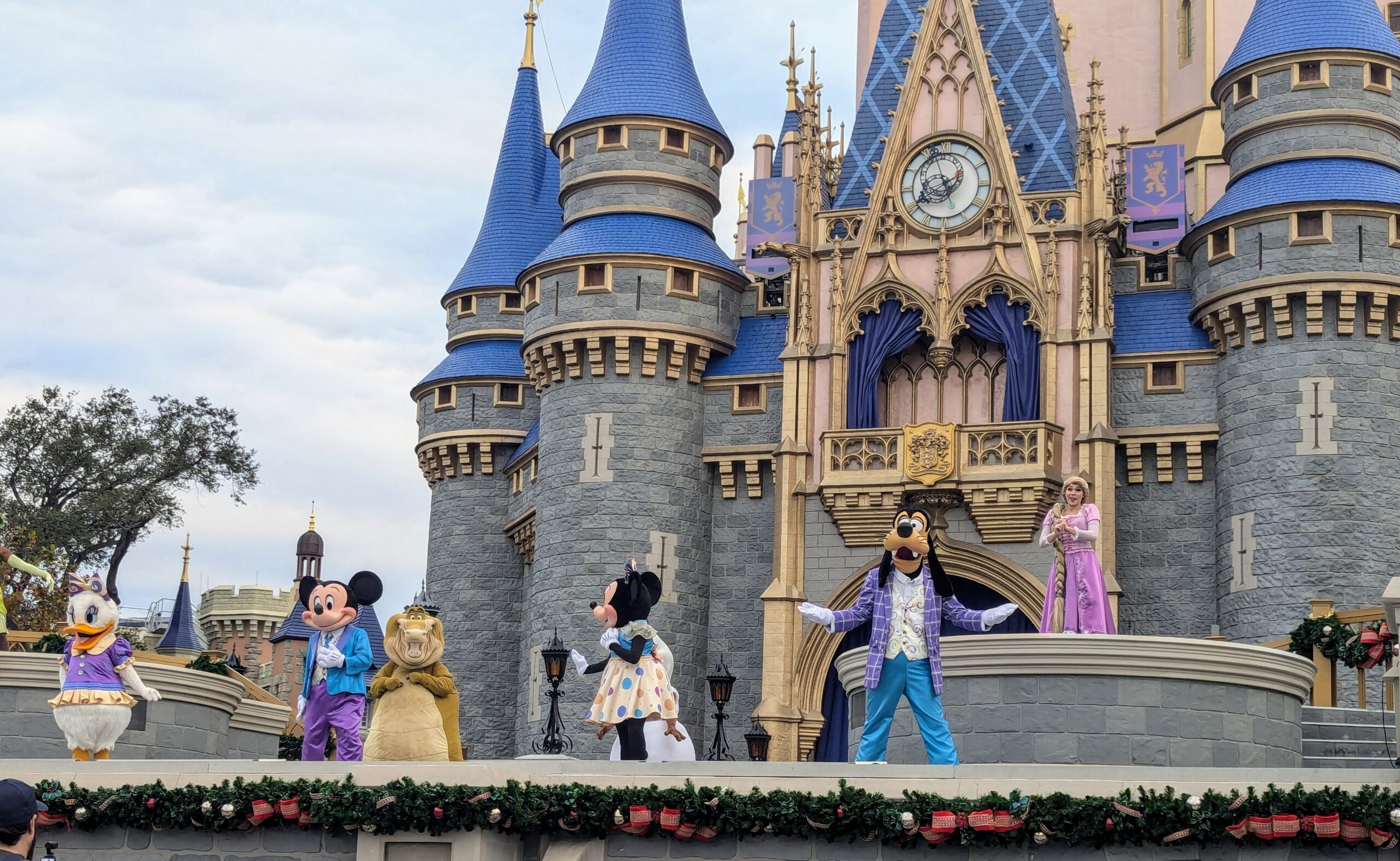 Show in front of Cinderella's Castle